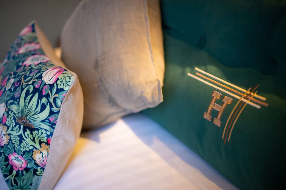 Executive King Room | Desk, soundproofing, iron/ironing board, free WiFi