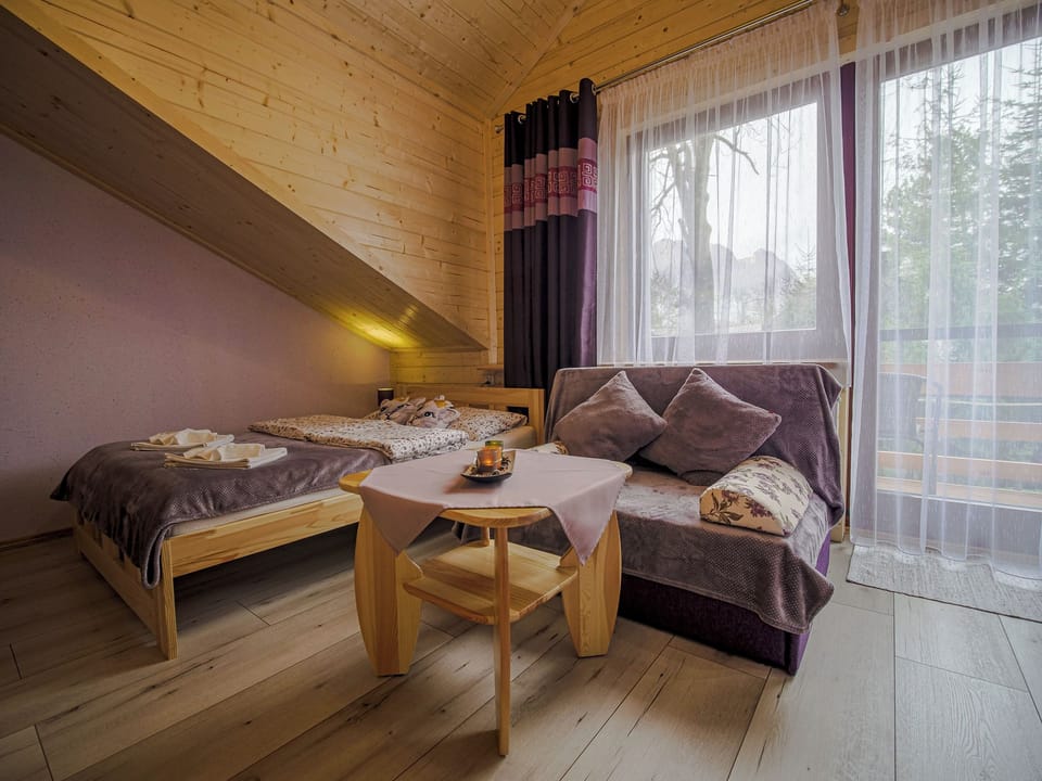 Classic Room (5) | Free WiFi
