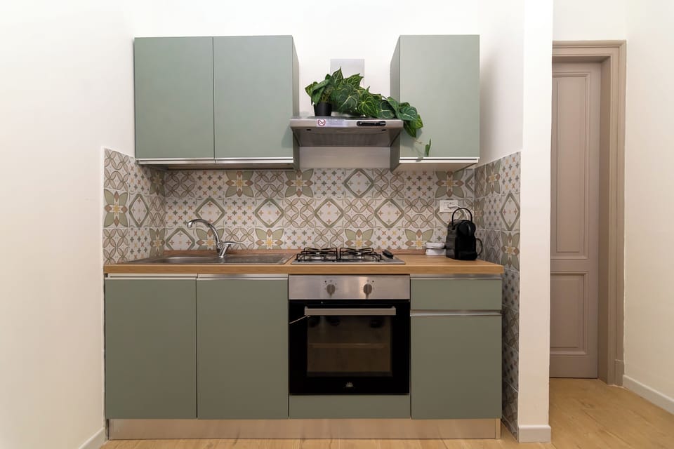 Classic Apartment | Private kitchen | Full-size fridge, stovetop, freezer