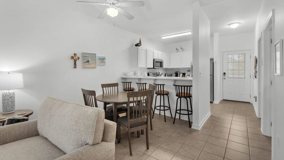 Condo, Multiple Beds, Balcony, Garden View (Heron's Watch 6207) | Living area | 42-inch flat-screen TV with digital channels