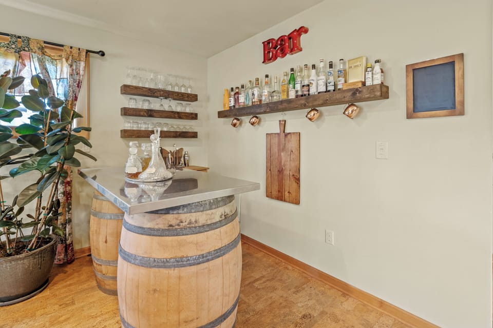 Kitchen / Bar