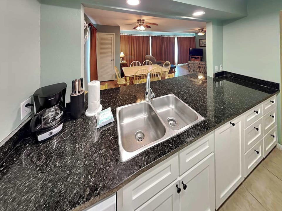 Condo (3 Bedrooms) | Property amenity