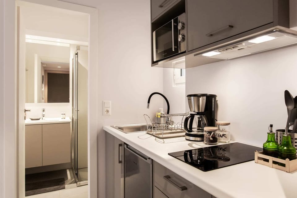 Kitchen & bathroom