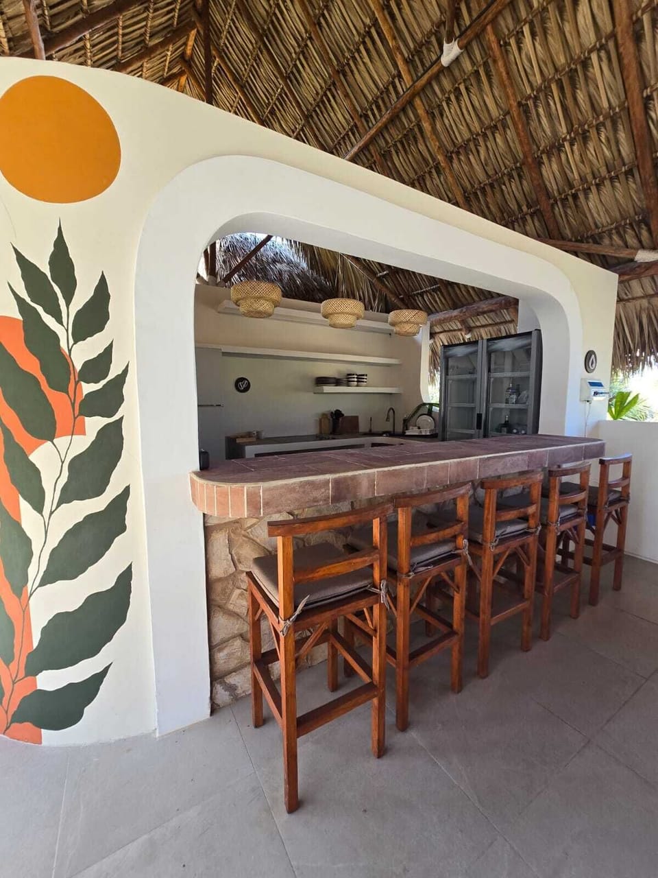 Cocina completa compartida con otros huéspedes.