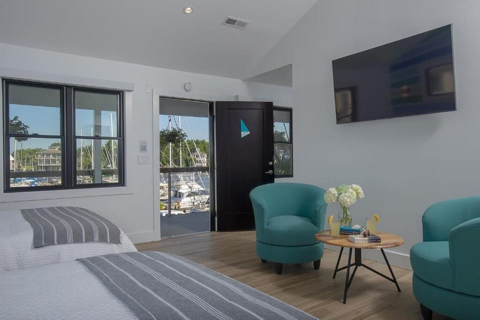 Deluxe Double Room, Harbor View | Iron/ironing board, free WiFi