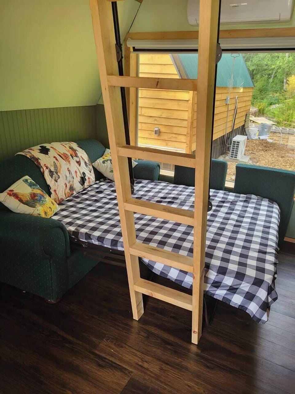 Pullout Bed