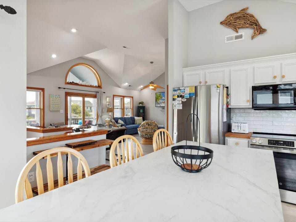 Enjoy snacks at the Top Level Kitchen Counter.