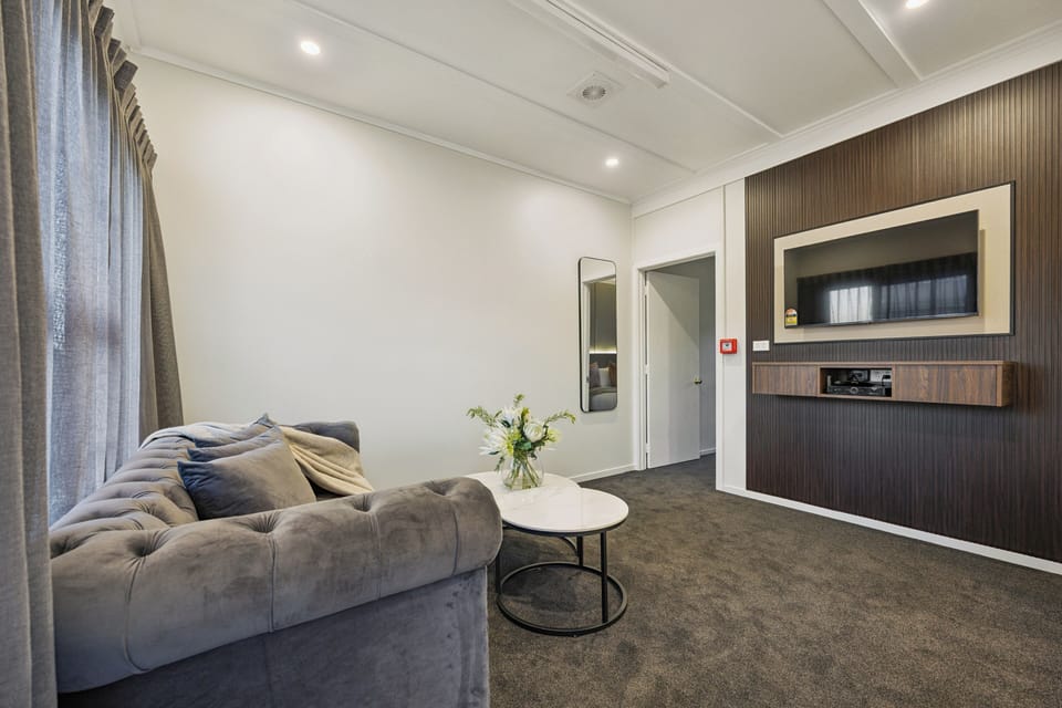 Luxury Studio Suite | Living area
