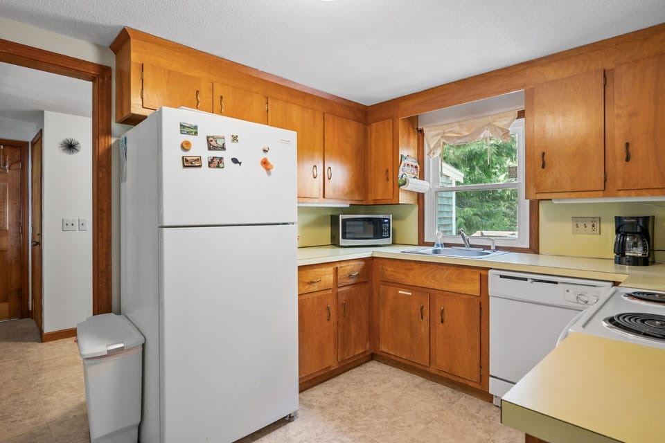 Charming Cape Cod Style Kitchen
