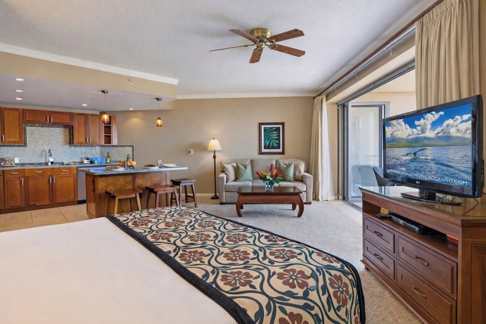 Two comfortable beds, your King bed and a double bed as a pull-out sofabed, make a flexible sleeping and lounging space, perfect for winding down after sun filled Maui adventures.  HKK-537