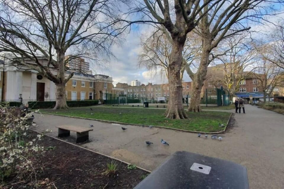 Enjoy the nearby park, offering a peaceful green space for morning walks, family outings or simply relaxing in the fresh air