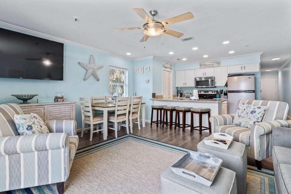 living/dining/kitchen