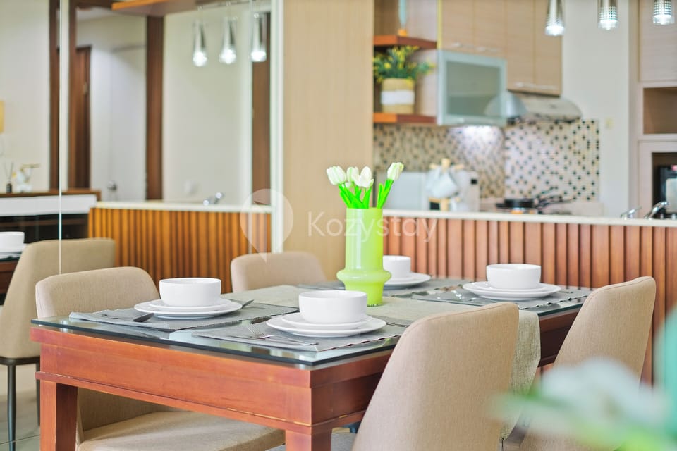 Apartment, 2 Bedrooms, City View | Dining room