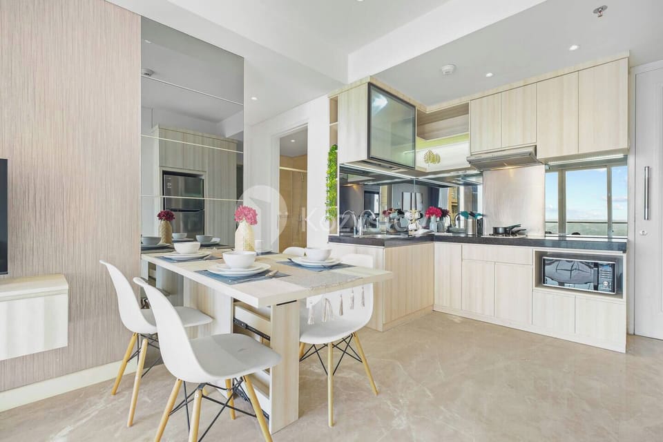 Apartment, 3 Bedrooms, City View | Living area | 43-inch Smart TV with cable channels, Netflix, streaming services