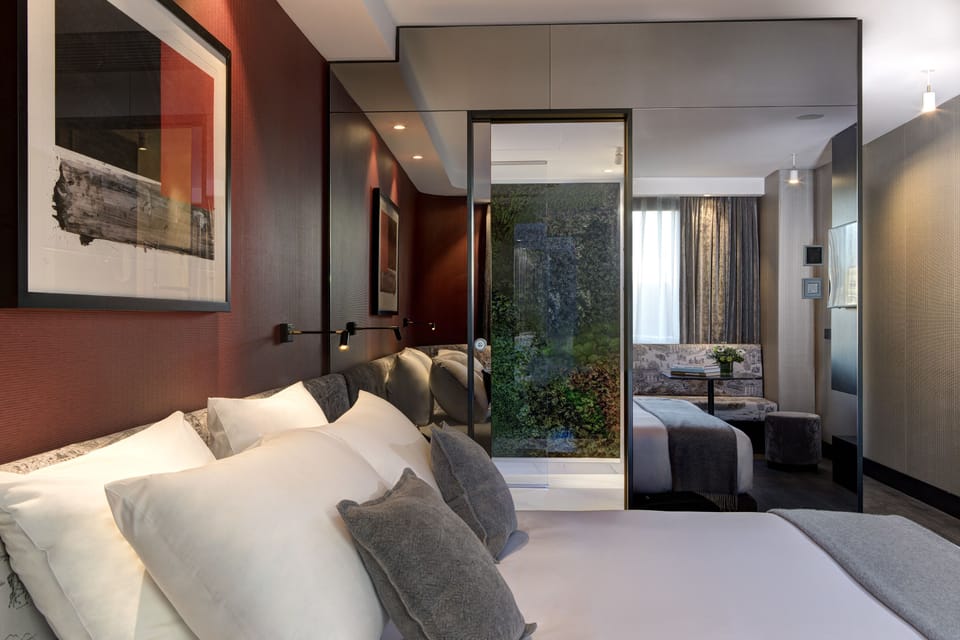 Premium bedding, minibar, in-room safe, soundproofing