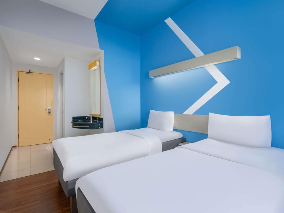 Room, 2 Twin Beds | Premium bedding, desk, soundproofing, free WiFi