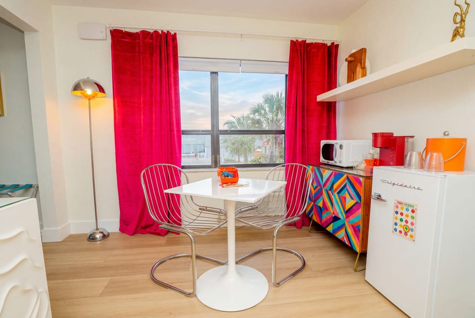 Premium Double Room | Living area | 32-inch flat-screen TV with cable channels, TV