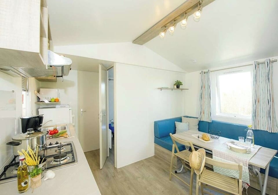 Comfort Mobile Home, 2 Bedrooms | Living area