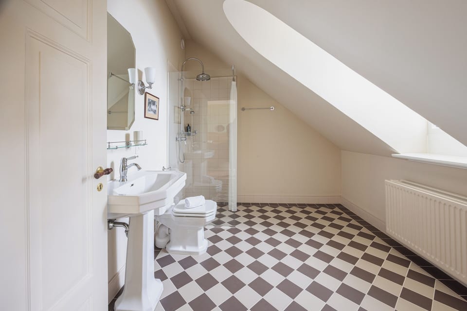 Double Room, Sea View | Bathroom | Shower, towels, soap, shampoo