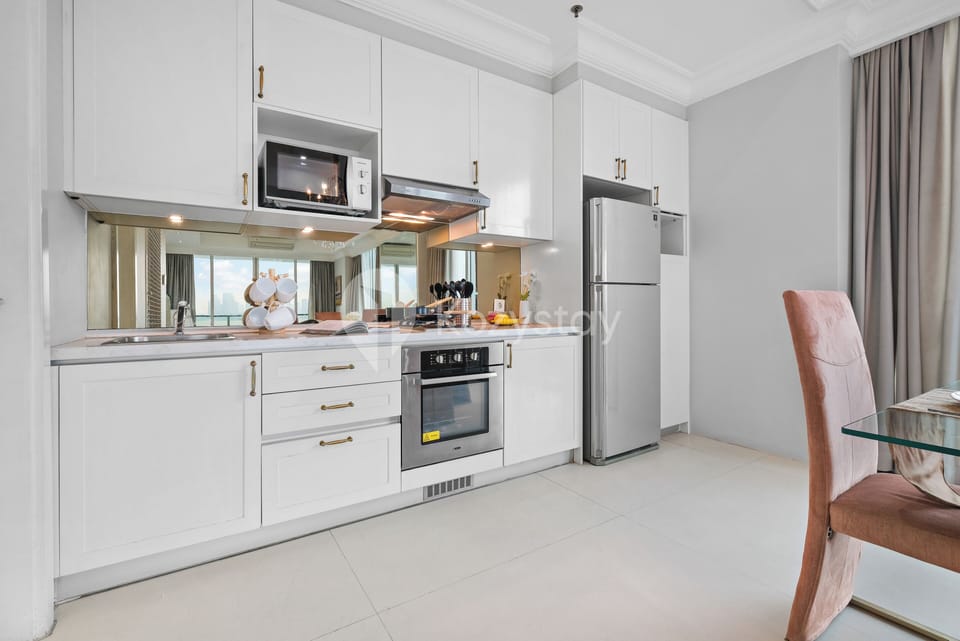 Apartment, 3 Bedrooms, City View | Private kitchen