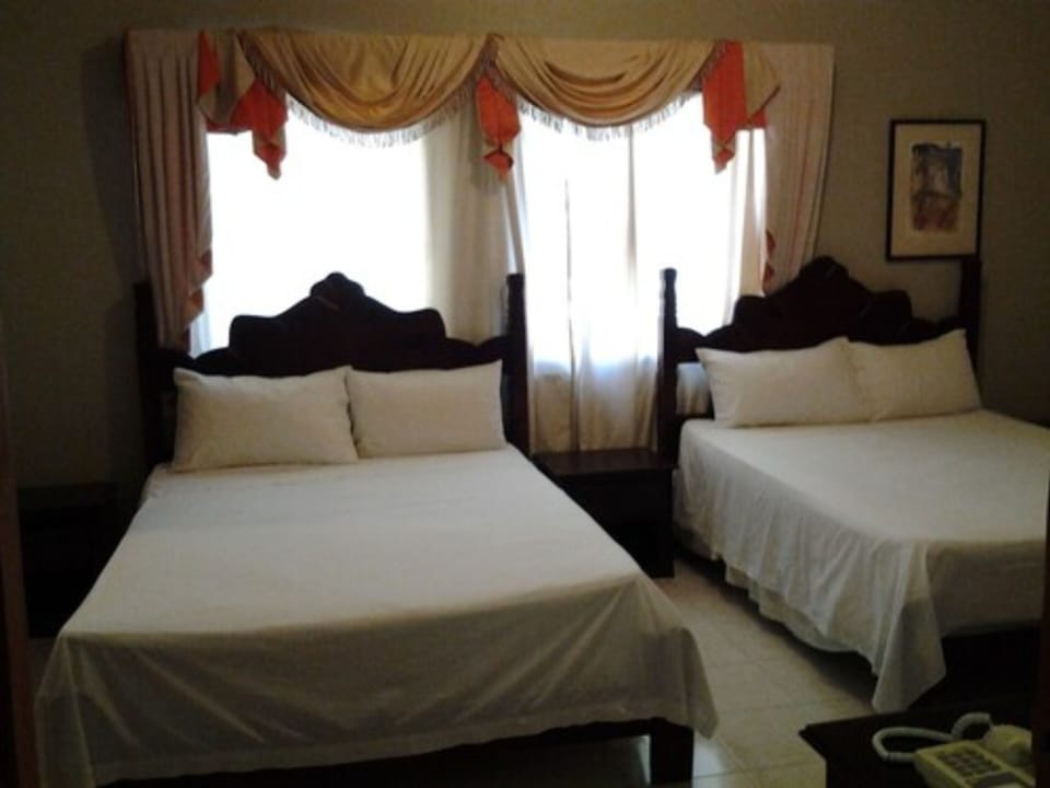 Double Room | In-room safe, desk, free cribs/infant beds, rollaway beds