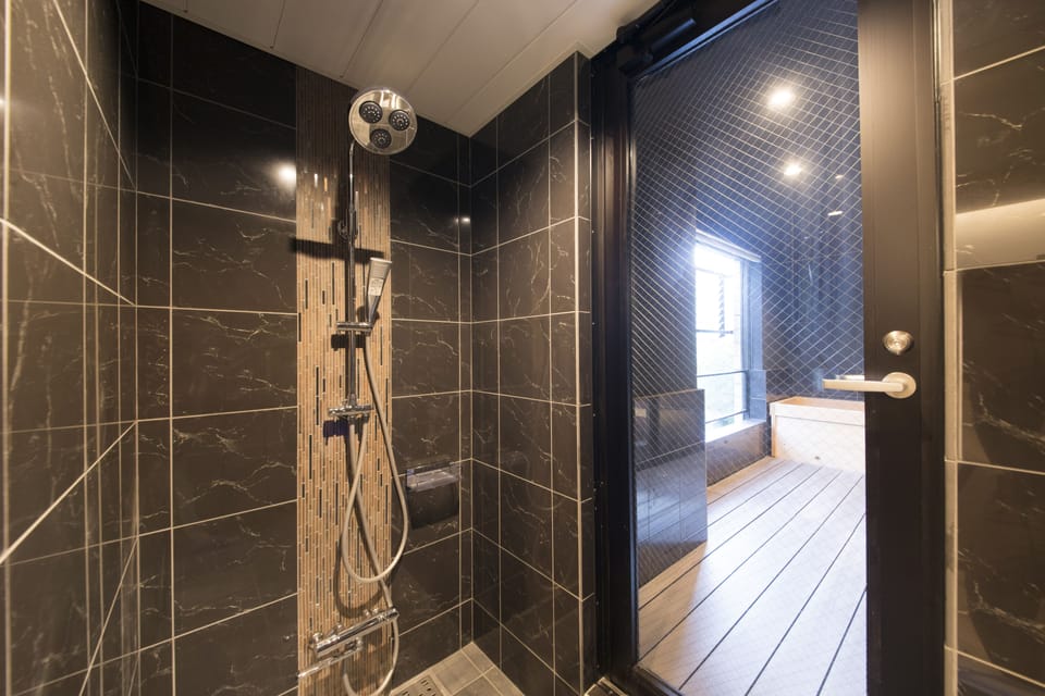 Economy Twin Room, Multiple Beds, Private Bathroom | Bathroom shower