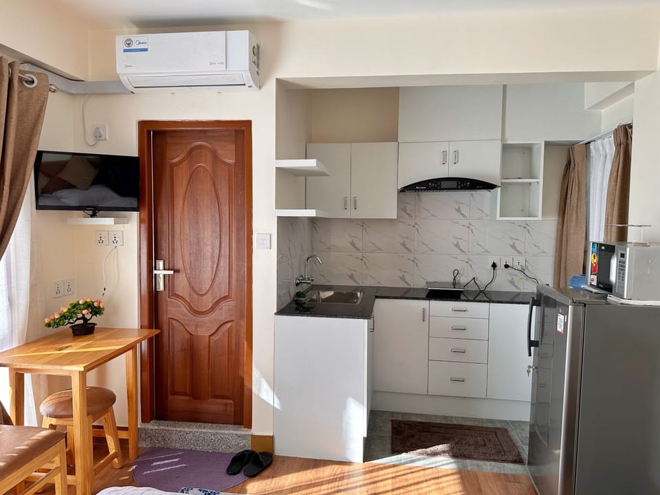 Comfort Studio, Balcony | In-room safe, individually decorated, individually furnished, desk