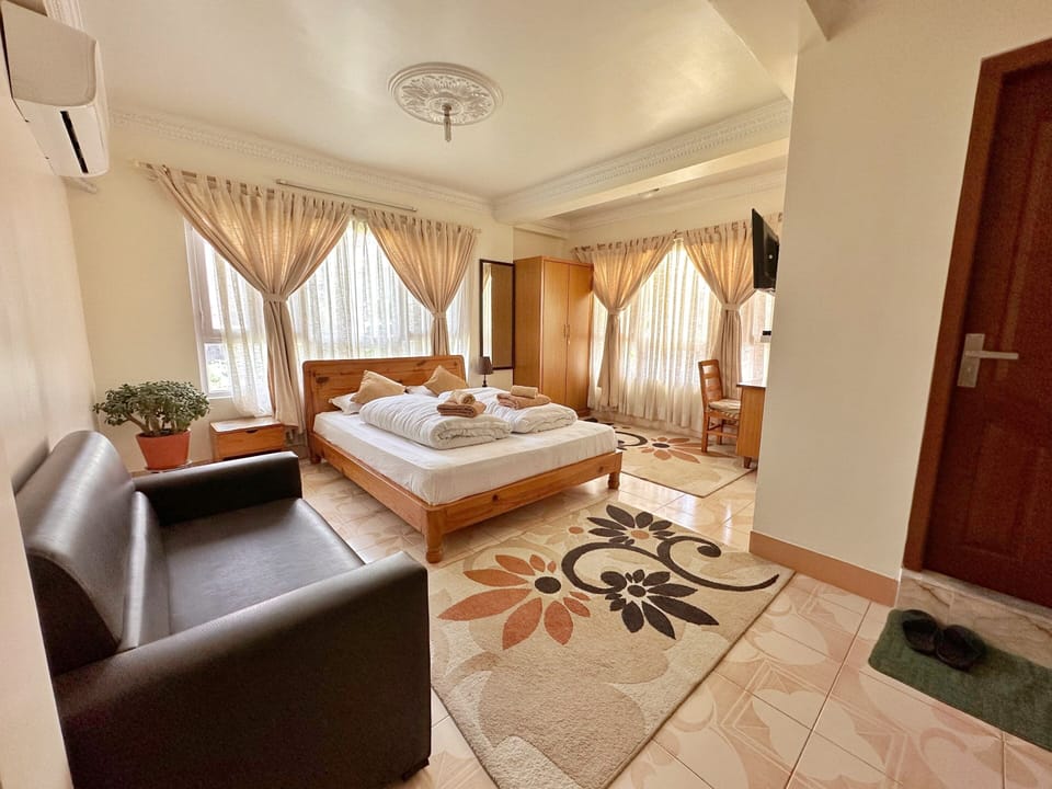 In-room safe, individually decorated, individually furnished, desk
