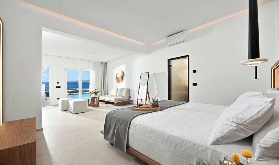 Premium Luxury Suite With Small pool with Sea View | Soundproofing, free WiFi