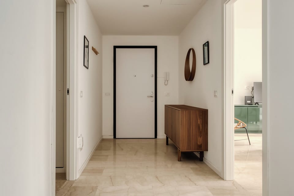 Apartment, 3 Bedrooms, Balcony, Courtyard View | Living area | 43-inch Smart TV with digital channels