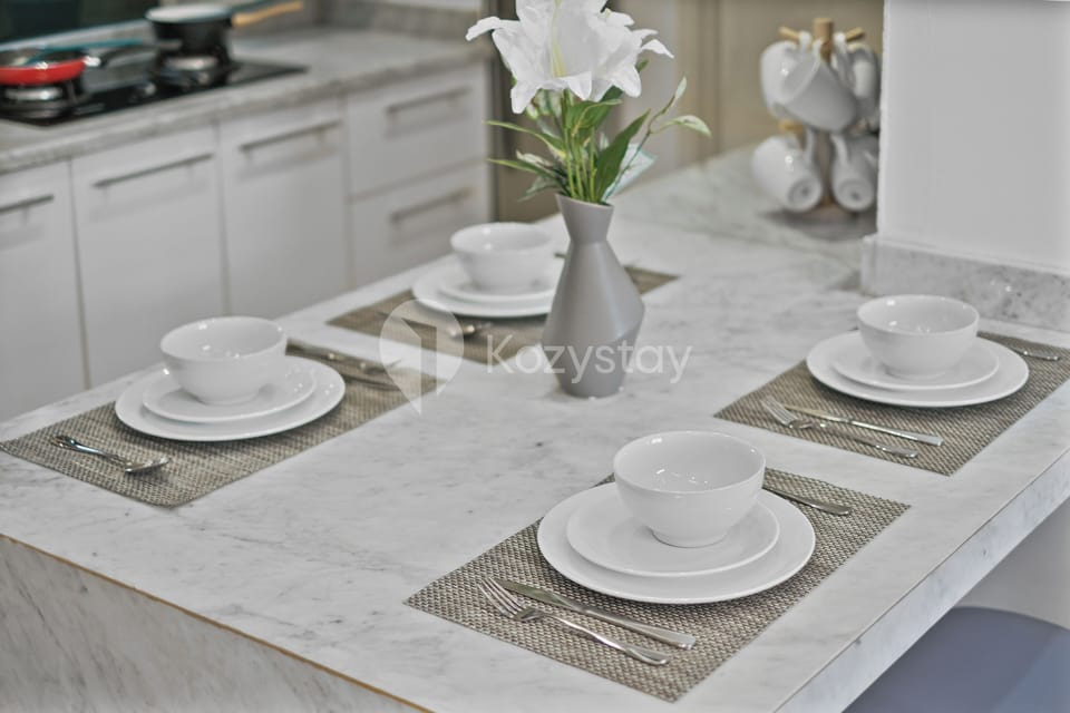 Apartment, 2 Bedrooms, City View | Dining room