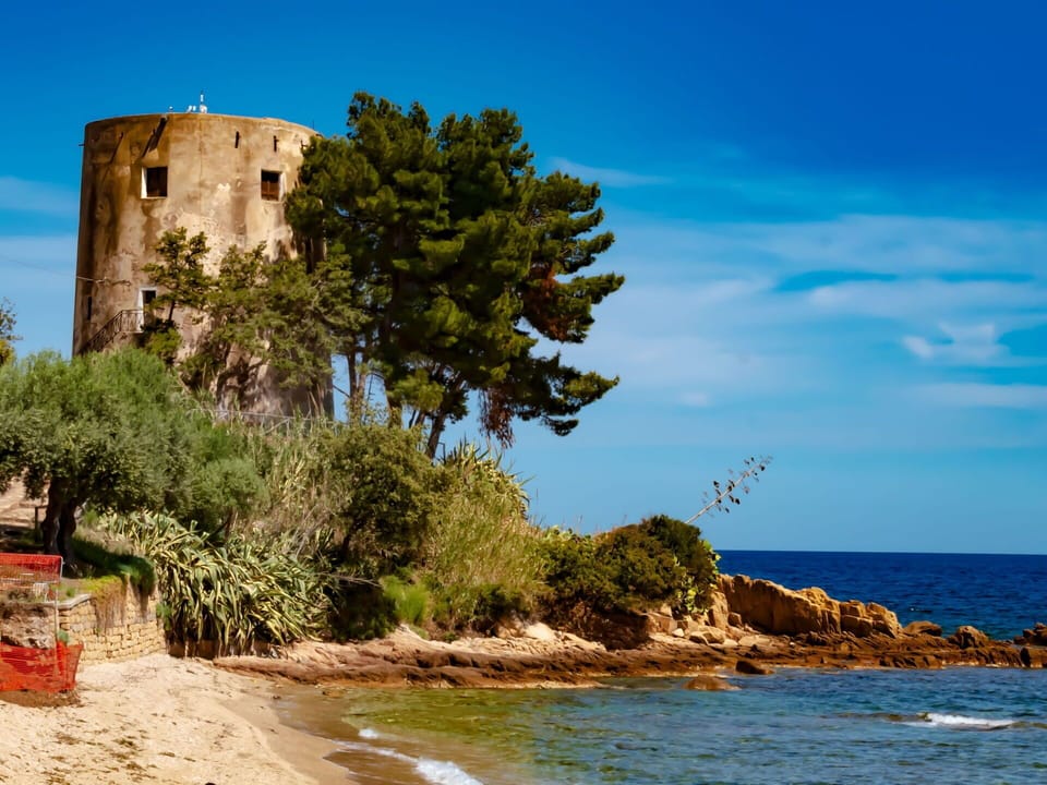 Garden, Outdoor Furniture, Resort, Shade, Leisure, Lawn, Eco Hotel, Landscaping, Tent, Park