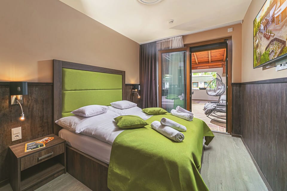 In-room safe, blackout drapes, soundproofing, WiFi (free)