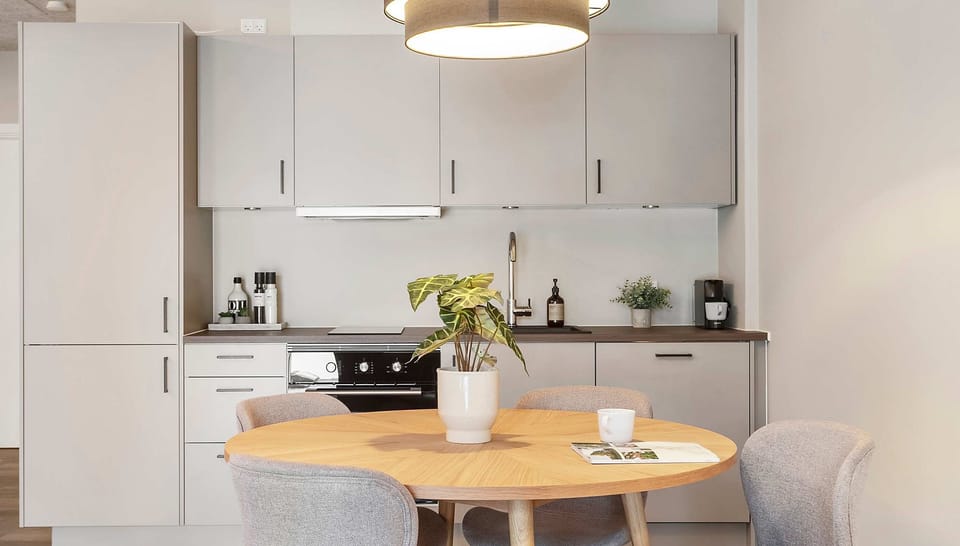 Dining area with a fully equipped kitchen to show off your cooking skills
