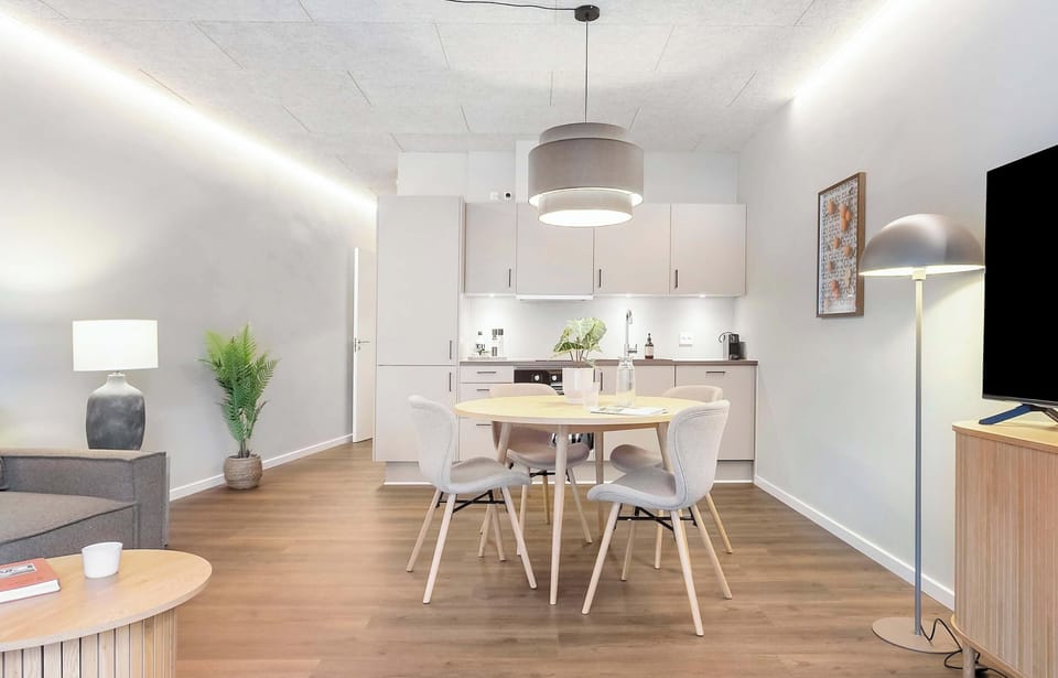Dining area with 4 comfortable seats