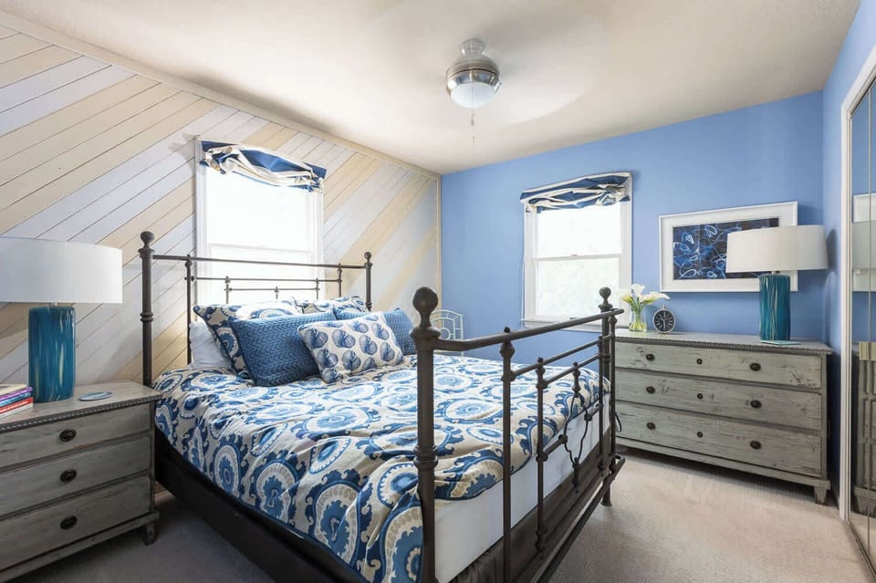 Mid floor Queen bedroom