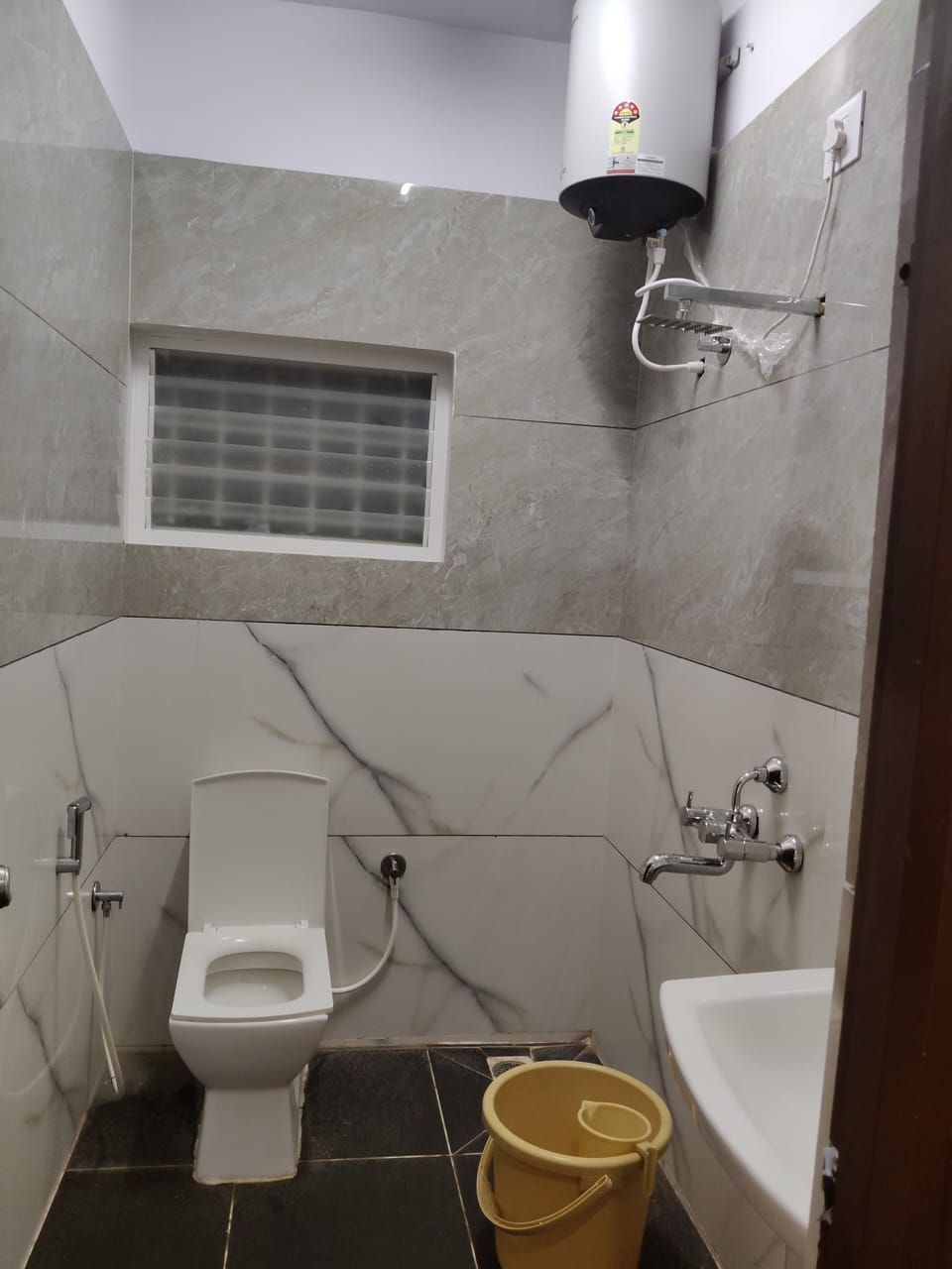 Shower, towels, soap, shampoo