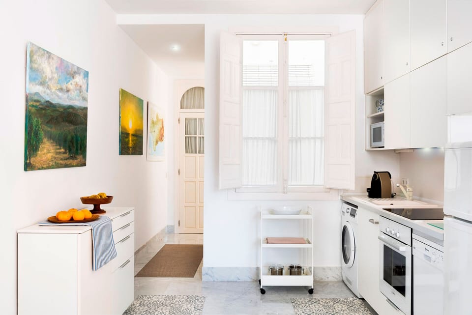 Apartment (2 Bedrooms) | Private kitchen | Fridge, microwave, oven, stovetop