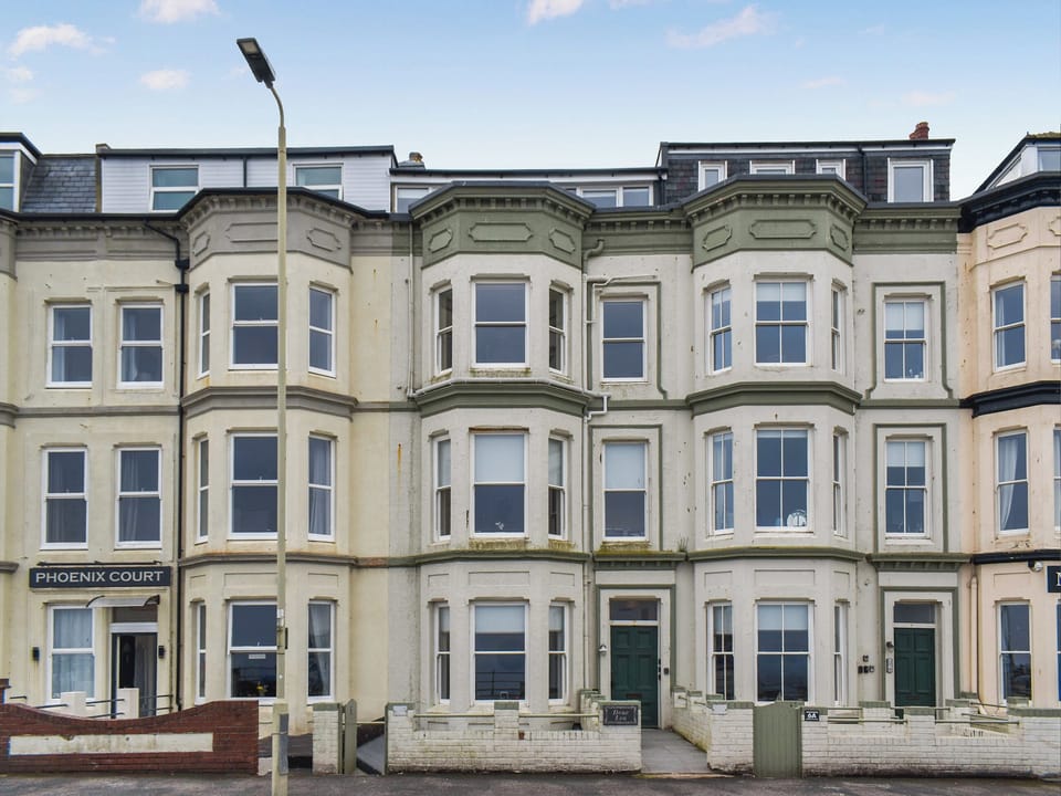 Exterior | Denelea Studio 1 - Denelea Apartments, Scarborough
