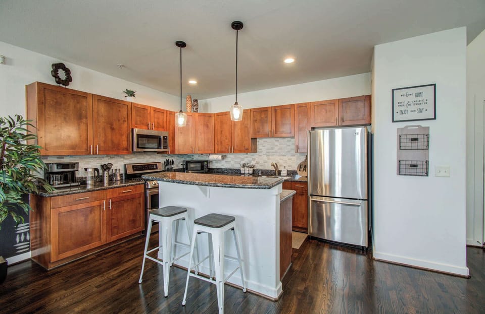 Whether you’re looking to whip up some morning biscuits or simply unpack the take-out, this kitchen is fully equipped for your cooking needs!