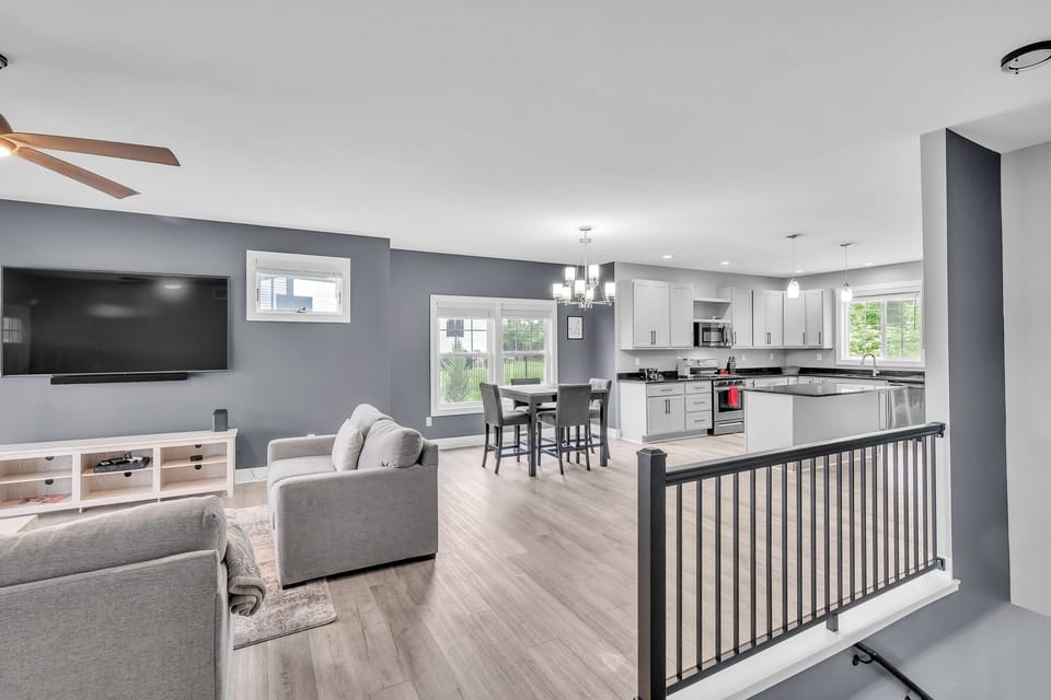 House, 4 Bedrooms | Living area