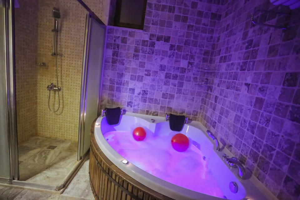 Romantik Oda Üst Katta | Jetted tub