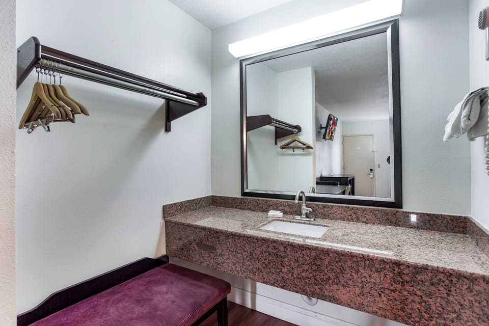Red Roof Inn Monteagle - I-24 Hotel in Monteagle