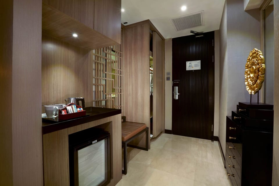 Premier Room | Minibar, in-room safe, soundproofing, WiFi (free)