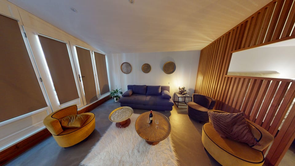 Studio Suite | Living area