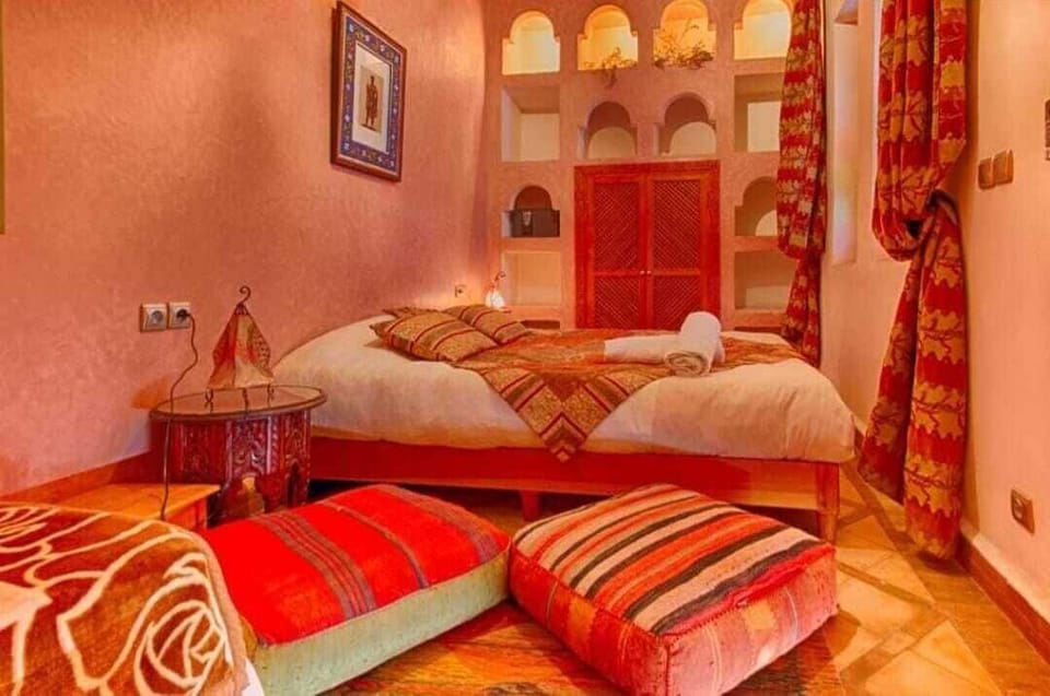 In-room safe, blackout drapes, free WiFi