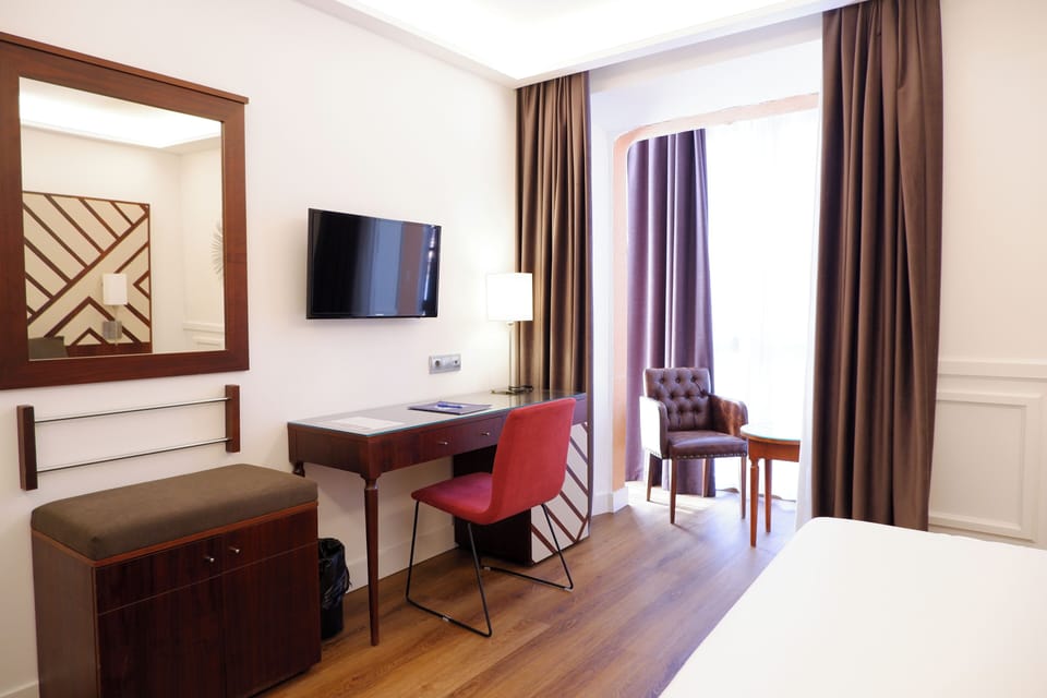 Premium bedding, minibar, in-room safe, desk