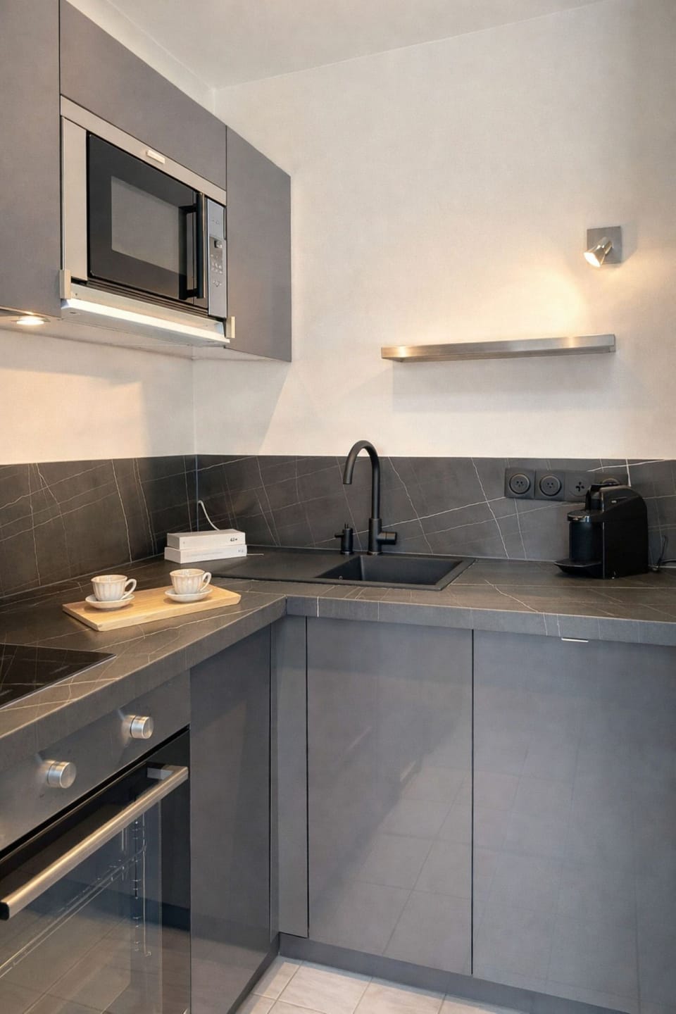 Superior Apartment, City View | Private kitchen | Espresso maker, electric kettle, toaster, freezer