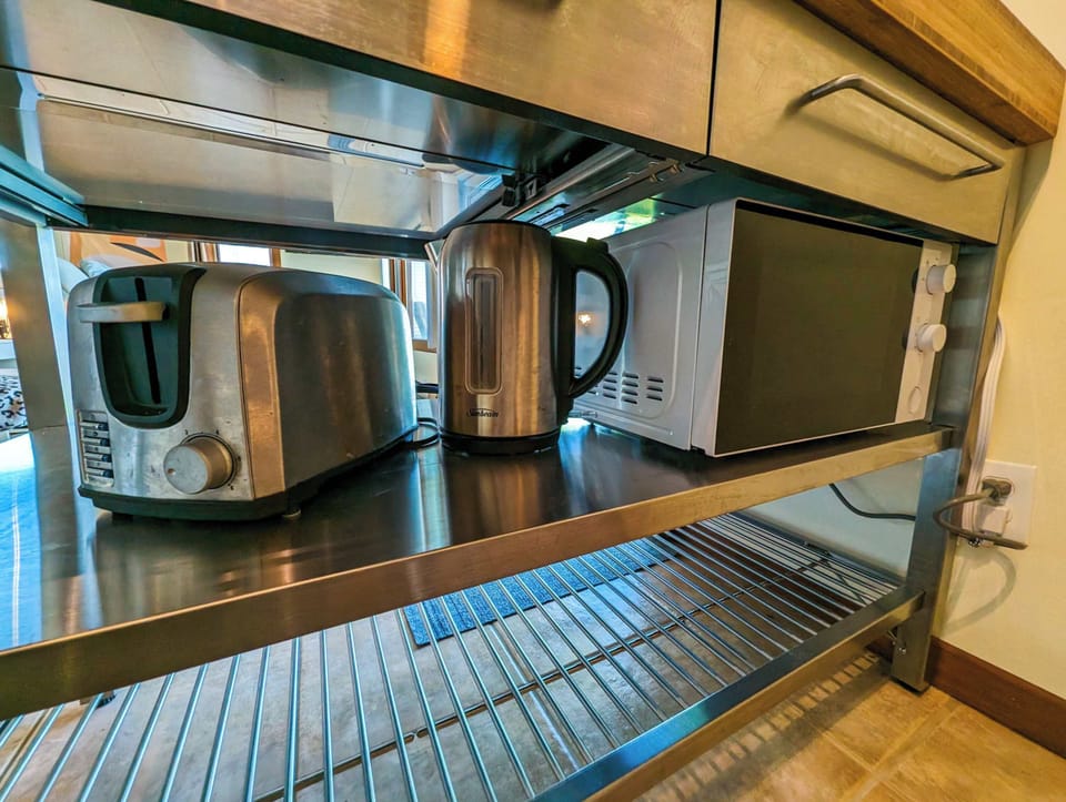 Tout ce qu’il faut pour cuisiner comme à la maison, avec une vue qui fait toute la différence.