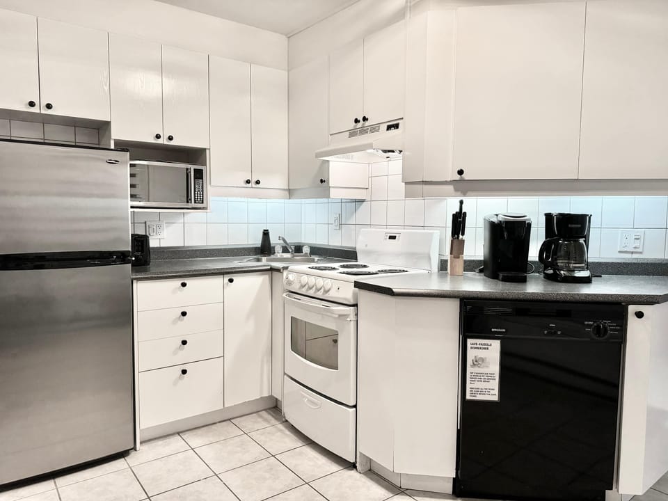 Cuisine : Espace lumineux et fonctionnel, parfait pour vos aventures culinaires après une journée bien remplie !